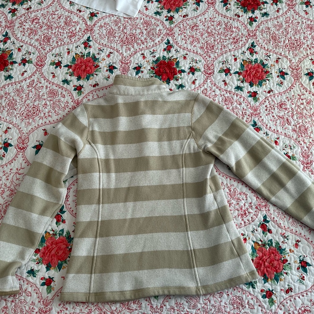 Patagonia Quarter Zip Pullover - Picture 3 of 10